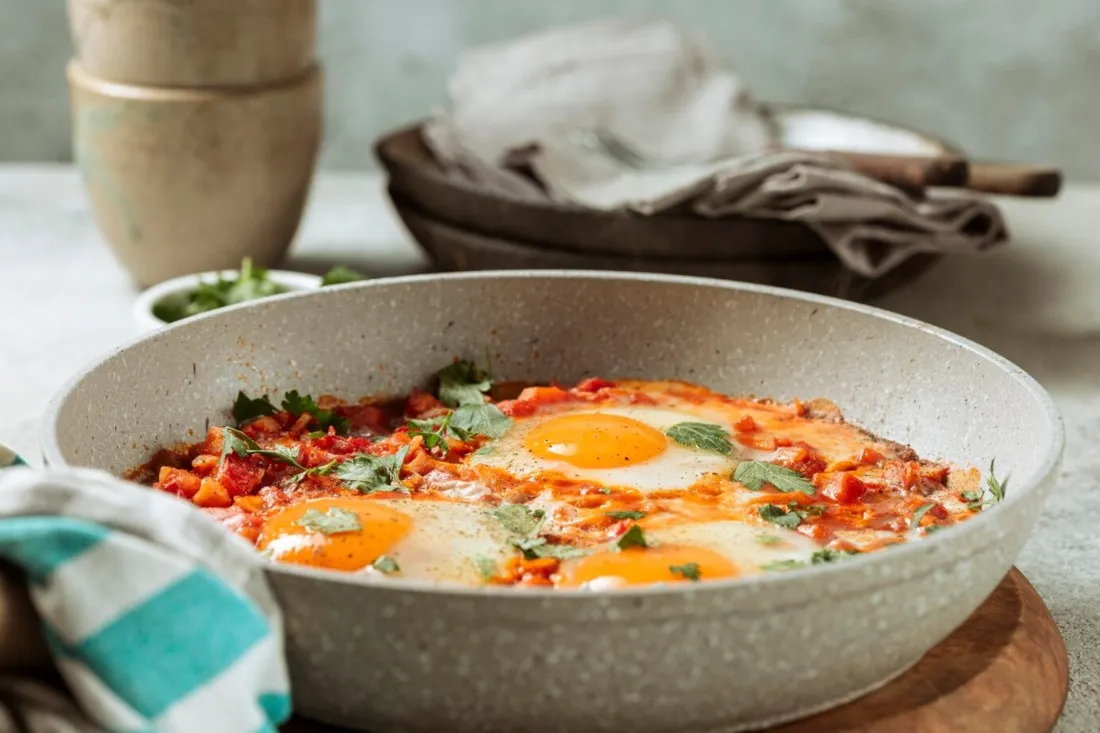 What is the meaning of eggs en cocotte?