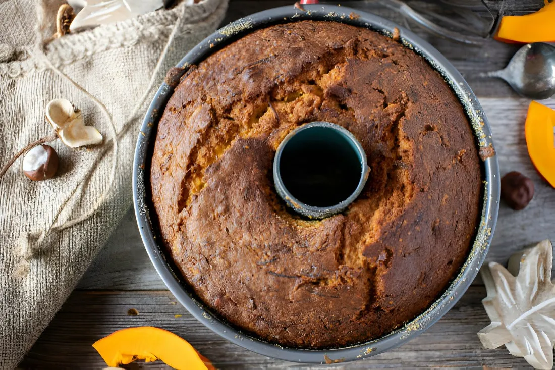 What is the point of a Bundt cake pan?